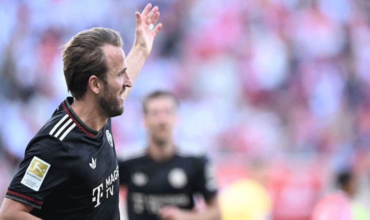 "Bayern Münih, dramatik bir ilk yarıdan sonra eşi benzeri görülmemiş bir geri dönüşe imza attı" | Goal.com Türkçe
