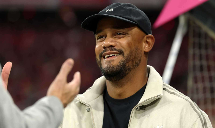 Great honour: Bayern coach Kompany receives special award | Goal.com
