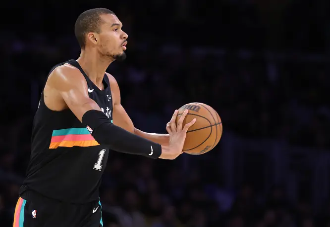 Сан Антонио разгроми Лейкърс с Уембаняма