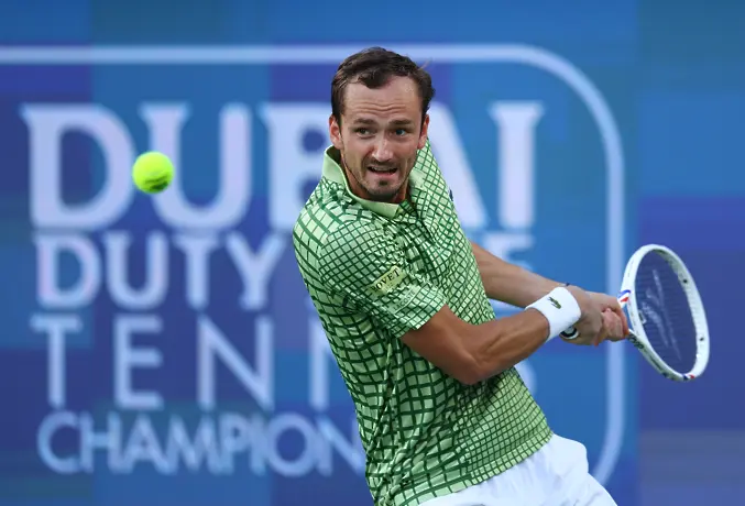 Медведев печели титлата в Дубай