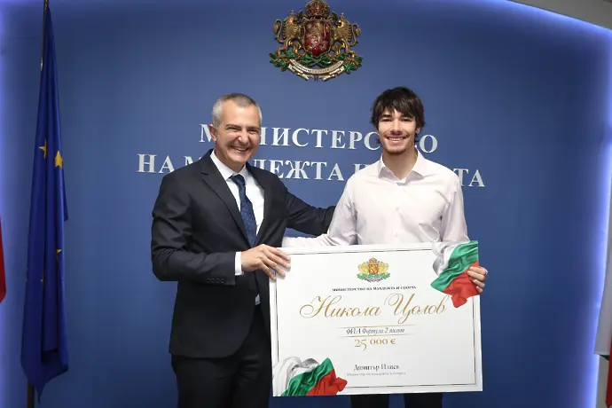 Държавата награди Никола Цолов с 25 000 евро
