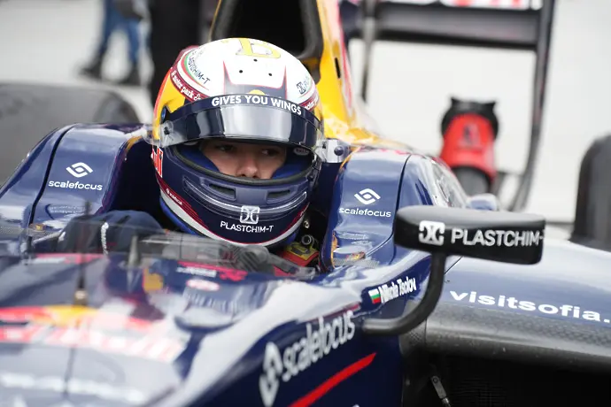 Никола Цолов дебютира в Канада