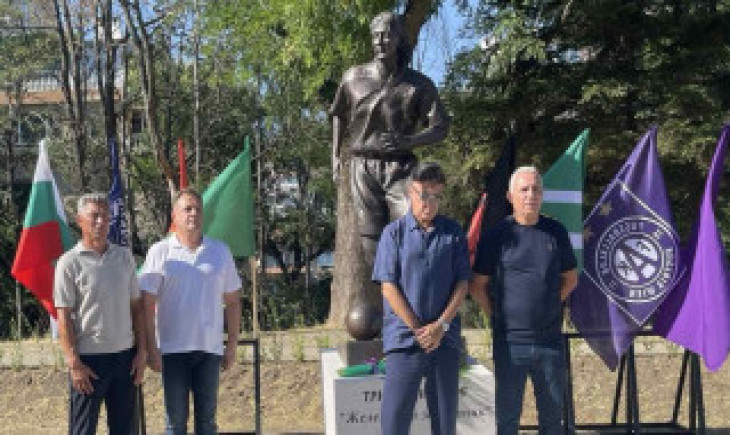 Ицо и Боби рамо до рамо при откриването на паметника на Туньо (СНИМКИ И ВИДЕО)