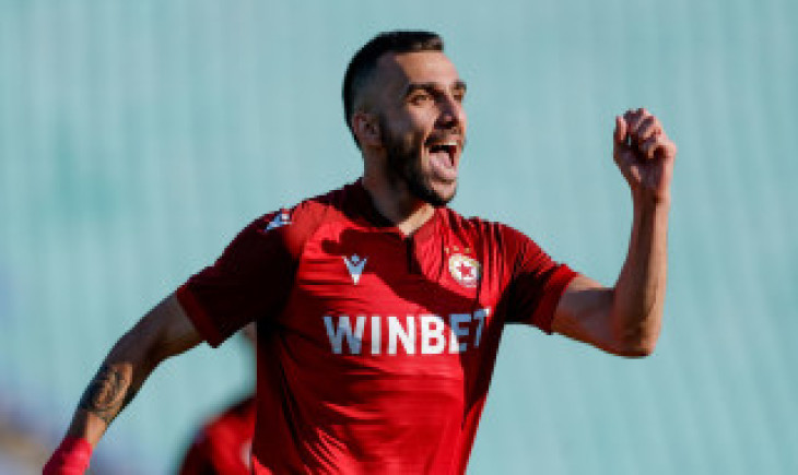 Интерес към Йоанис Питас от още две страни