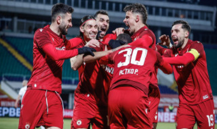 Време за култура в ЦСКА: Христо Янев и играчи отидоха на театър