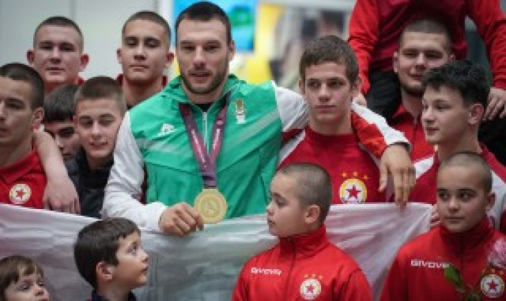 Милов: Рамазанов и Новиков прославят България! Младото поколение се мотивира от такива хора!