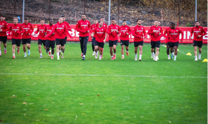 ЦСКА тренира с 23 футболисти