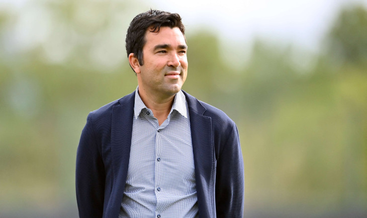 Dilemma facing Deco: Barcelona believes in its star's talent, but plans for his departure | Goal.com