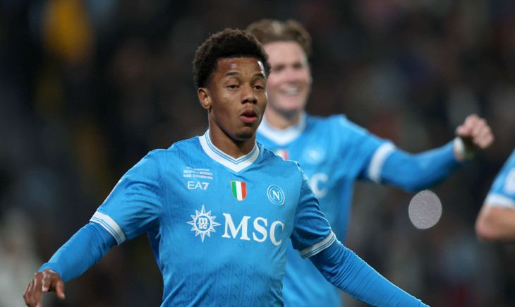 Napoli, üç ay aradan sonra antrenman sahasına dönen David Neres'i karşılıyor | Goal.com Türkçe