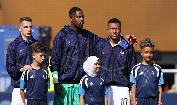Karar verildi… Paris, Fransız yıldızı kadrosuna katmak için cezai şartı yerine getiriyor | Goal.com Türkçe