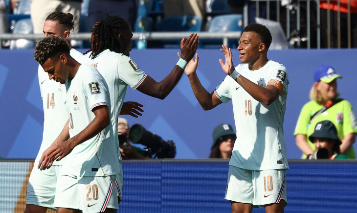 Gol öncesinde elle temas… Fransa’nın ilk golü geçersiz mi? | Goal.com Türkçe