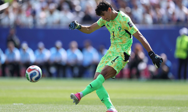A decisive appearance: Bono responds in practice to departure rumours | Goal.com