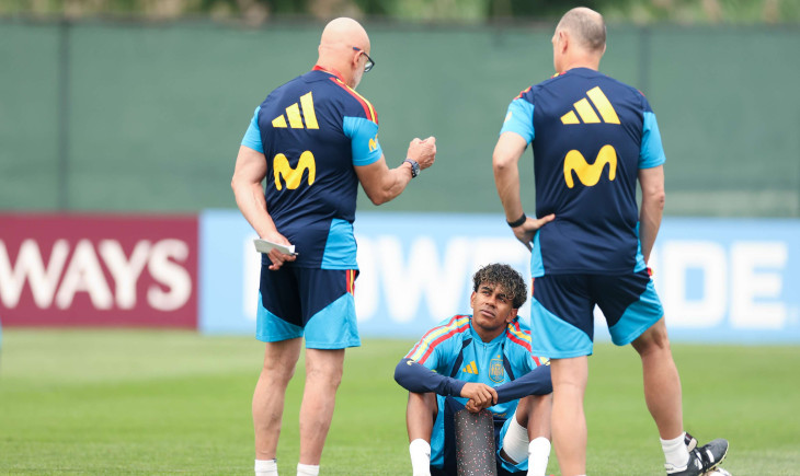 Luis de la Fuente paves the way for a surprise decision regarding Lamine Yamal | Goal.com