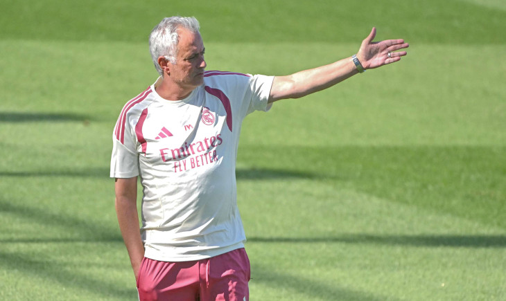 Early crisis: 14 days put Mourinho before a frightening spectre | Goal.com
