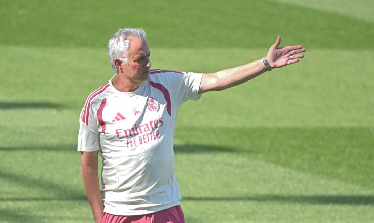 Three-fold dilemma troubles Mourinho at Real Madrid | Goal.com