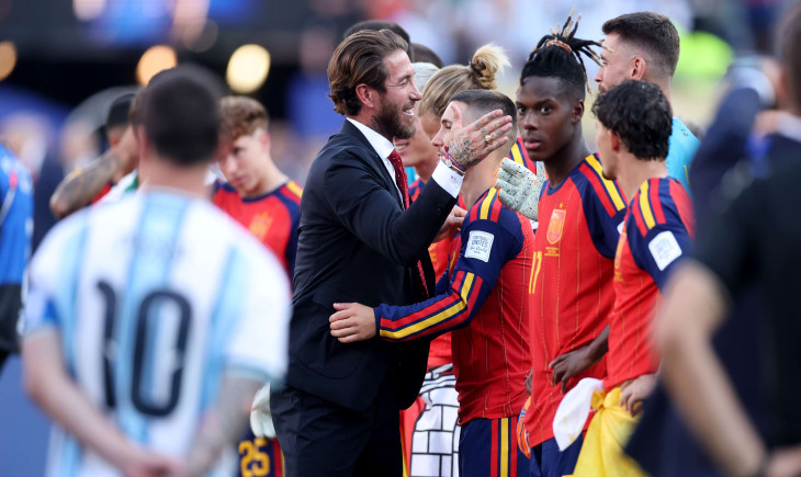 Video: Controversial image between Ramos and Messi | Goal.com