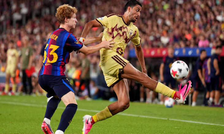 Video: violence at the Camp Nou, Catalan police eject Al-Ahly fans | Goal.com