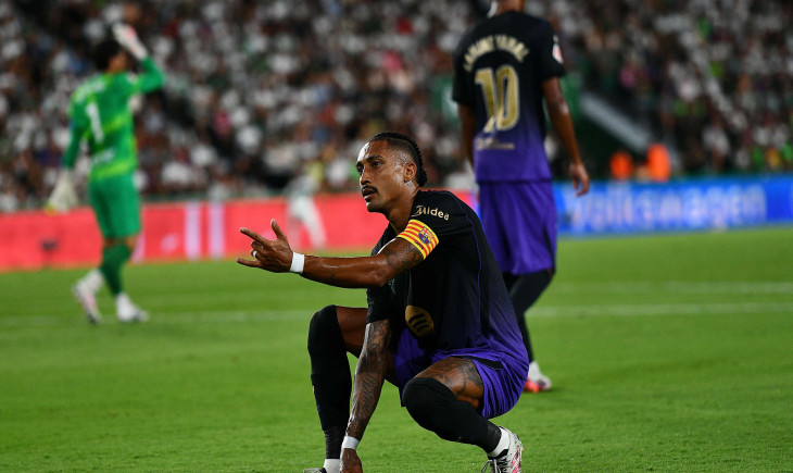 Raphinha scores and surprises everyone with a mysterious celebration that raises questions! | Goal.com