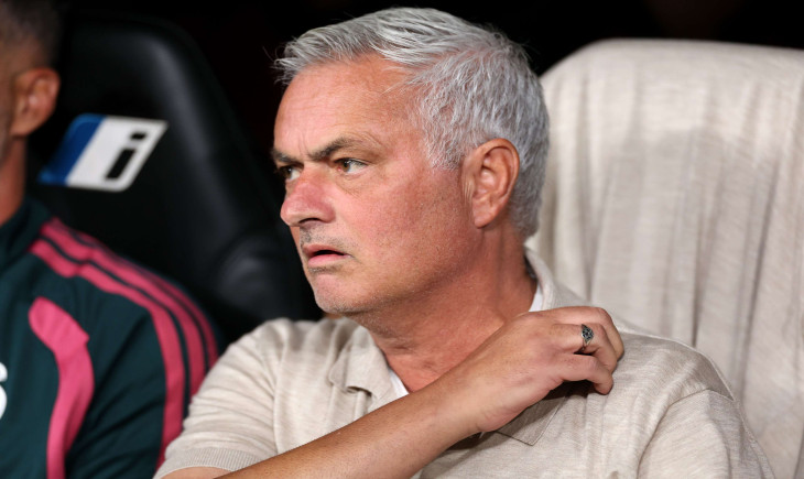 Atletico Madrid mock Mourinho with a printed sheet: “Stop harassing referees” | Goal.com
