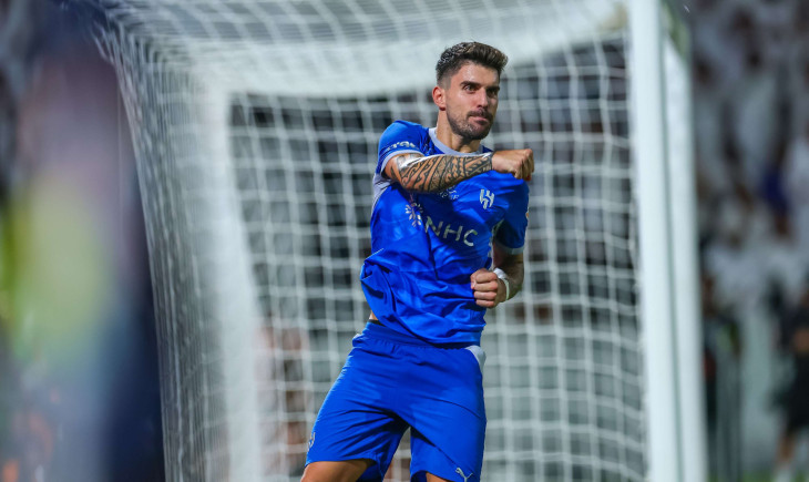 Video: Neves to Al-Taawoun fans: I hope you don't go to pray! | Goal.com