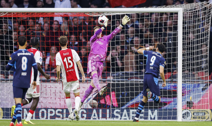 Video: Ter Stegen's catastrophe: Ajax suffer a painful blow on a nightmare night | Goal.com