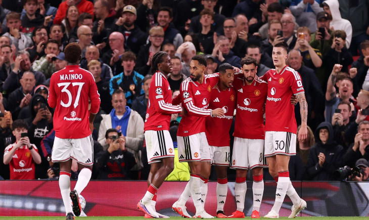 Video: United bring back the immortal Champions League nights to Old Trafford with a first-half hat-trick | Goal.com