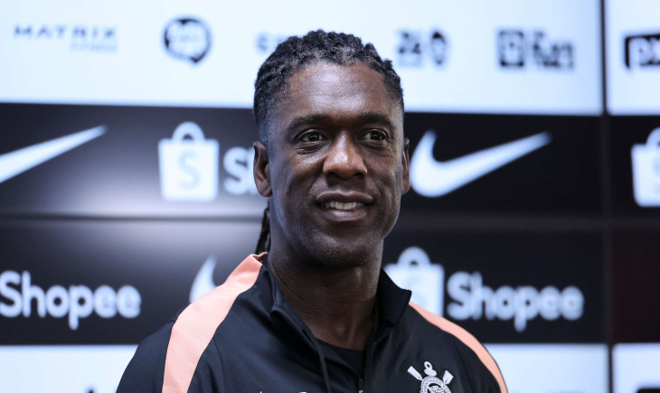 Seedorf, Hollanda Milli Takımı'nın eski forvetini Corinthians'a getirmek istiyor: "Evet, görüştük" | Goal.com Türkçe