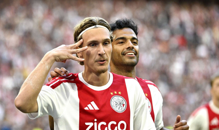 PSG come in with a hugely increased bid for Ajax star Godts | Goal.com