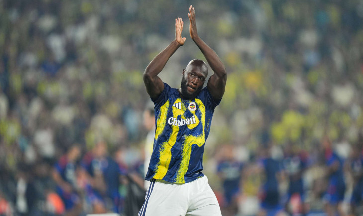 Van Bommel wait until the 82nd minute to see Lukaku make his debut for Fenerbahçe | Goal.com