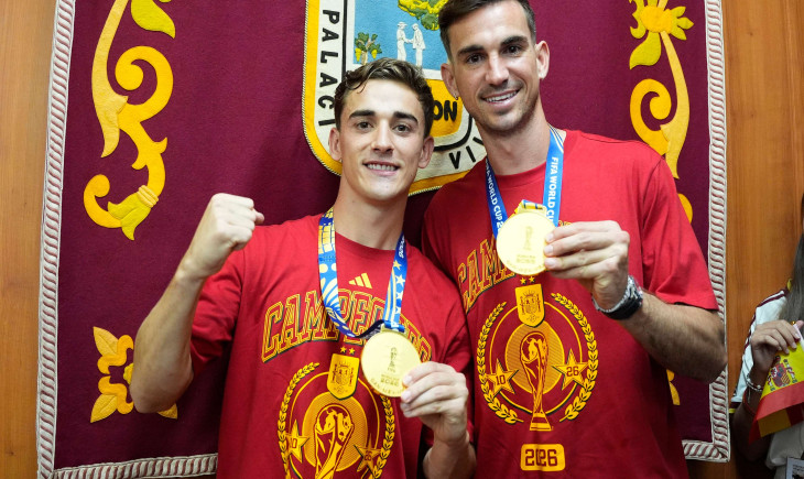 Gemüse als Prämie! Zwei spanische WM-Sieger erhalten kurioses Geschenk | Goal.com Deutschland