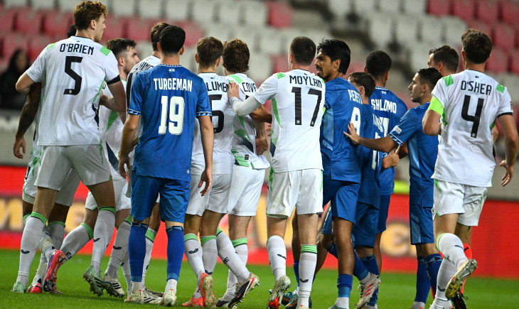Much-discussed Israel-Ireland descends into chaos: boycott, mourning armbands and racist chants | Goal.com