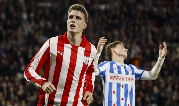 PSV escape a red card and get away with a scare against the stronger Heerenveen | Goal.com