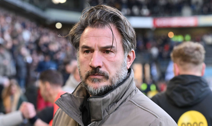 NAC teknik direktörü Carl Hoefkens, Ajax maçının hemen ardından hastaneye kaldırıldı | Goal.com Türkçe