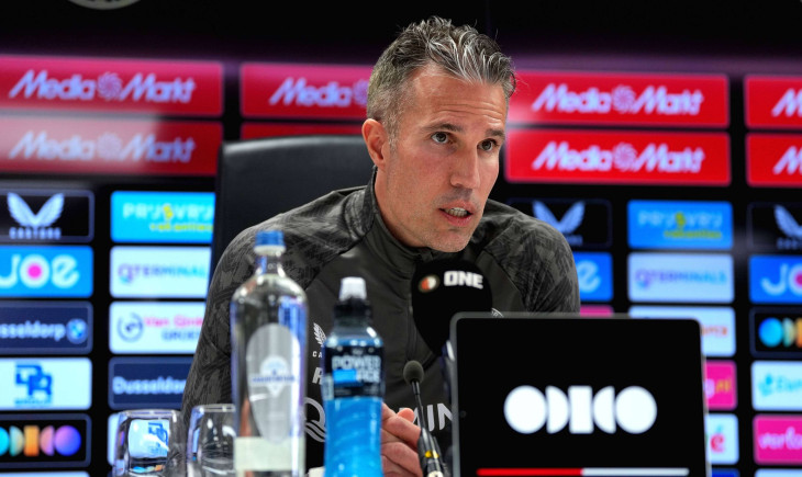 Robin van Persie, Raheem Sterling’in Feyenoord’daki geleceği hakkında ani ve sürpriz bir haber verdi: “Bu sabah onunla konuştum ve…” | Goal.com Türkçe