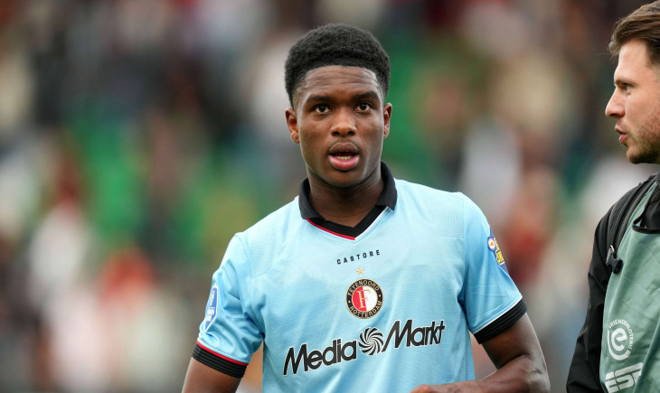 Feyenoord’da ilk maçına çıkan Jerayno Schaken, ‘hayalindeki kulüp’ sorusunun ardından muhabiri güldürdü | Goal.com Türkçe