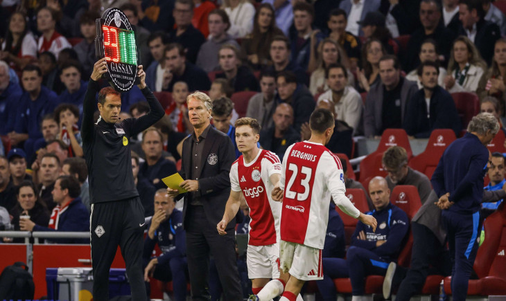 Ajax’ın ilk kez forma giyen oyuncusu PSV karşısında kötü bir izlenim bıraktı: "Bir öğrenci işte böyle savunma yapar!" | Goal.com Türkçe