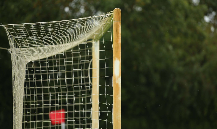 Hakemi vahşice darbeden kaleciye verilebilecek en ağır ceza verildi | Goal.com Türkçe