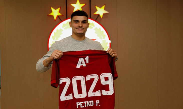 ЦСКА удължи договора на Петко Панайотов