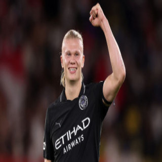 Халанд с благороден жест: Купи книга за 130 000 долара