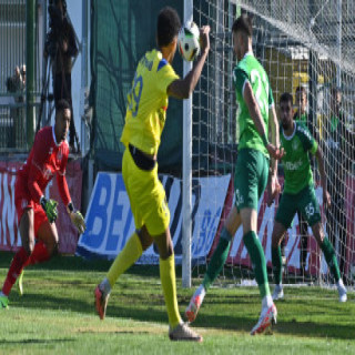 Крумовград - Хебър 1:0, домакините поведоха, но останаха с човек по-малко!
