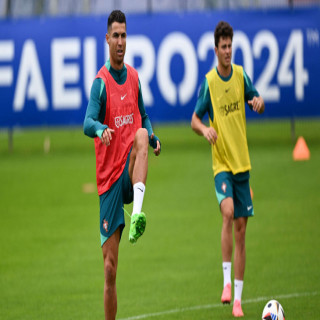 Video: João Neves shocks Ronaldo: 'He's not the best in the Saudi league or in Portugal!' | Goal.com