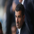 FC Barcelona, Luis Figo’yu görüyor ve teklifi çöpe atmaya karar veriyor | Goal.com Türkçe