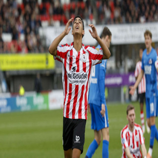 The Dutch star has made it clear that the Moroccan Football Association has not yet approached him about representing the North African nation, yet he has left the door wide open for all possibilities. In a candid interview, the player acknowledged the pr