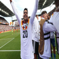 Wechselt Nadiem Amiri innerhalb der Bundesliga? Topklub wohl mit Nationalspieler einig | Goal.com Deutschland