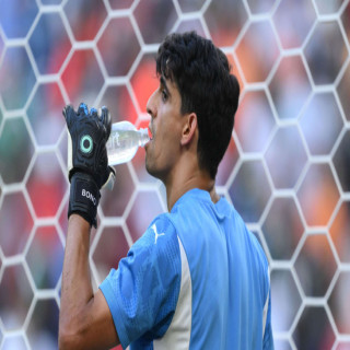 Videoda... Fas efsanesi: Badou Zaki, 15 yıl önce Bono'nun kendisinin halefi olacağını öngörmüştü | Goal.com Türkçe