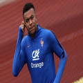 Kırmızı çizgileri aştı... Paraguaylı senatör, Mbappé'yi alenen 
