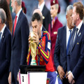 Spanischer WM-Held macht als erster Fußballer überhaupt ein ganz besonderes Triple perfekt | Goal.com Deutschland