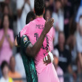 Mexico's León sends a message to Messi after the surprise hug | Goal.com