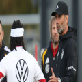 Nicht im gewohnten Look! Überraschende Trikot-Entscheidung zum Einstand von Jürgen Klopp | Goal.com Deutschland