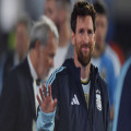 Argentiniens Verbandsboss Claudio Tapia wird bei Lionel Messis Abschiedsspiel beleidigt | Goal.com Deutschland